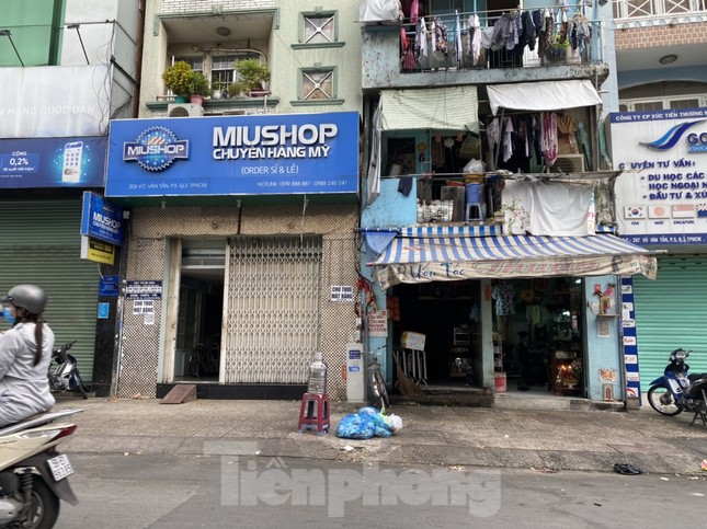Nhà phố tiền tỷ 'thi nhau' đóng cửa, treo biển cho thuê ở trung tâm Sài Gòn ảnh 9