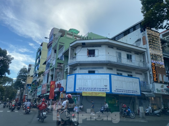 Nhà phố tiền tỷ 'thi nhau' đóng cửa, treo biển cho thuê ở trung tâm Sài Gòn ảnh 3
