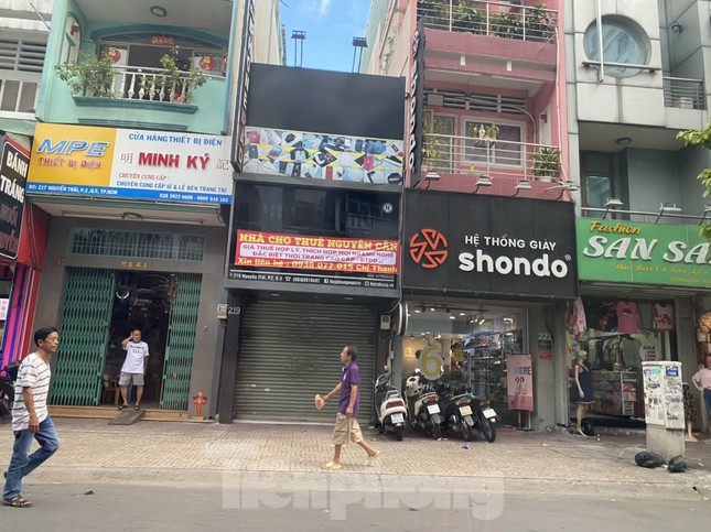 Nhà phố tiền tỷ 'thi nhau' đóng cửa, treo biển cho thuê ở trung tâm Sài Gòn ảnh 4
