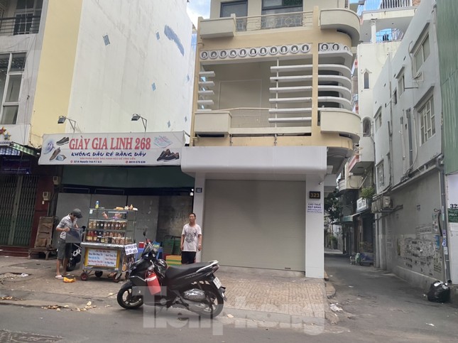 Nhà phố tiền tỷ 'thi nhau' đóng cửa, treo biển cho thuê ở trung tâm Sài Gòn ảnh 6