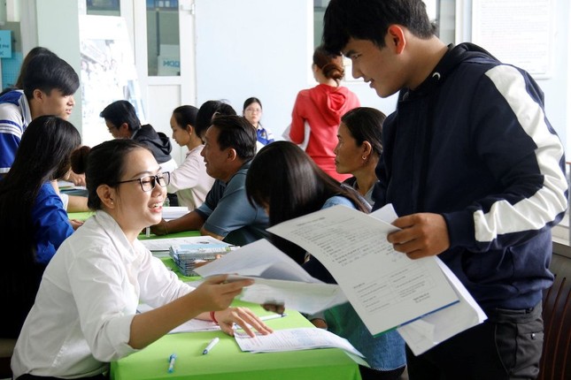 Nhiều trường đại học phía Nam công bố điểm trúng tuyển ảnh 1
