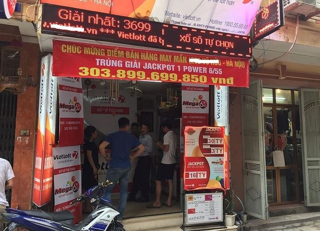 Hé lộ về người trúng giải Vietlott hơn 300 tỷ ở Hà Nội ảnh 1