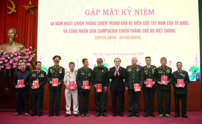 Hà Nội gặp mặt kỷ niệm 40 năm chiến tranh bảo vệ biên giới Tây Nam ảnh 1