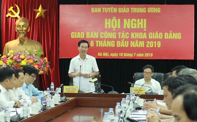 Ông Võ Văn Thưởng: Ai đi trước về thông tin thì có cơ hội làm chủ vấn đề ảnh 1