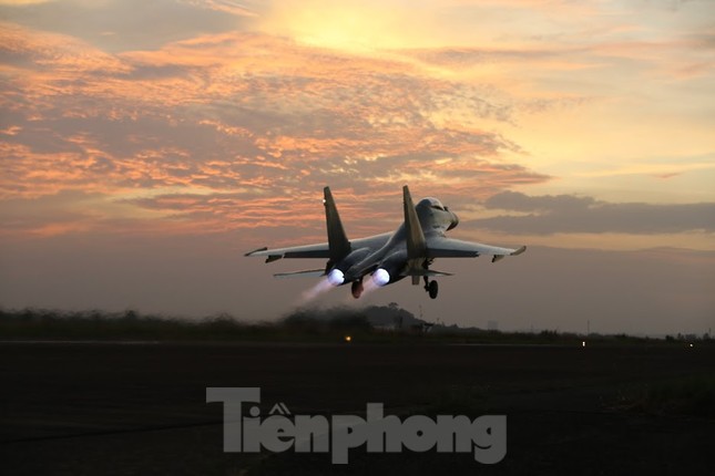 Su-30MK2 – Những 'thiên binh' canh trời - giữ biển ảnh 10