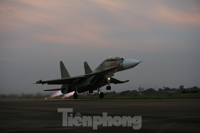 Su-30MK2 – Những 'thiên binh' canh trời - giữ biển ảnh 8