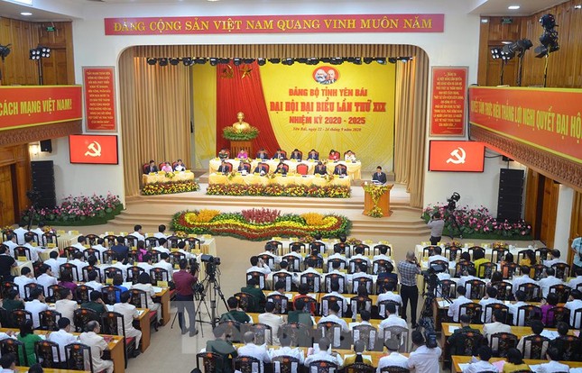 Bầu 15 người tham gia Đoàn Chủ tịch Đại hội Đảng bộ tỉnh Yên Bái ảnh 1