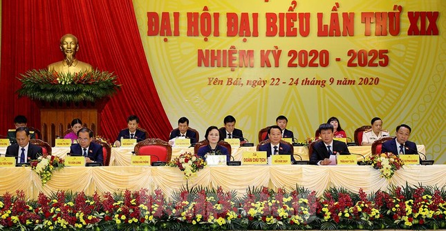Bầu 15 người tham gia Đoàn Chủ tịch Đại hội Đảng bộ tỉnh Yên Bái ảnh 2