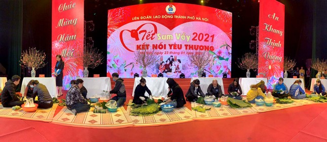 Bí thư Vương Đình Huệ trao quà Tết cho công nhân lao động ảnh 1