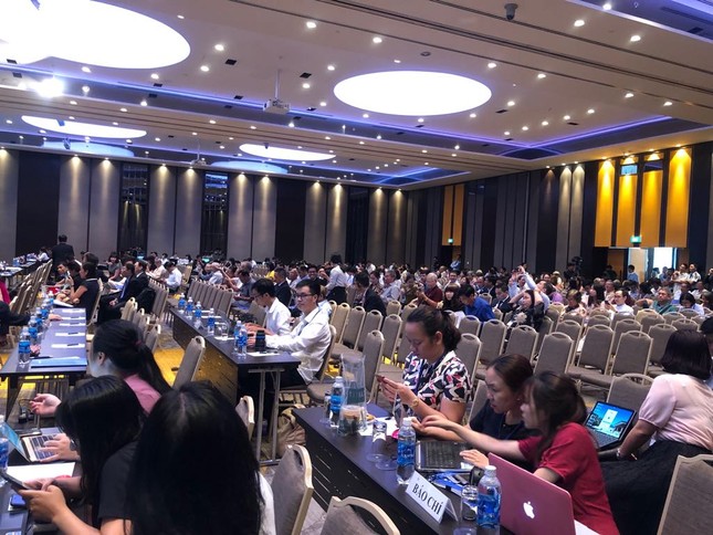 Eximbank bất ngờ hoãn đại hội cổ đông vì... thiếu cổ đông ảnh 1