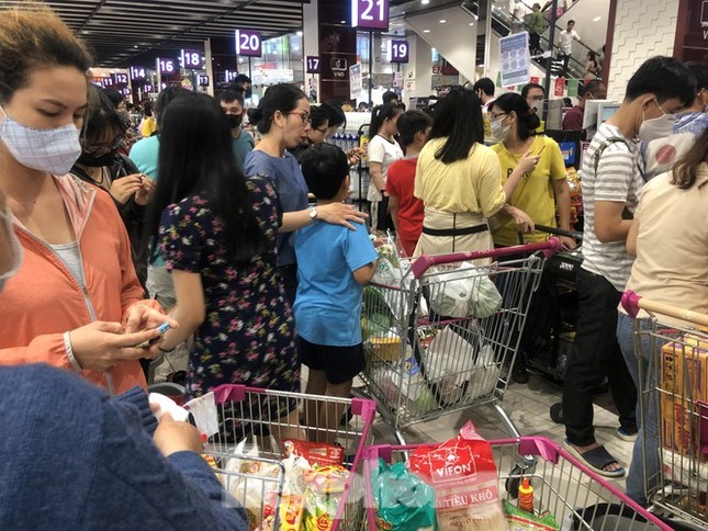 TPHCM sẵn sàng cung ứng đủ hàng hóa khi 'cách ly toàn xã hội' ảnh 2