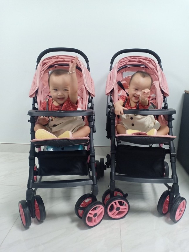 Song Nhi đến viện tái khám, thích thú trổ tài 'đua xe' ảnh 3