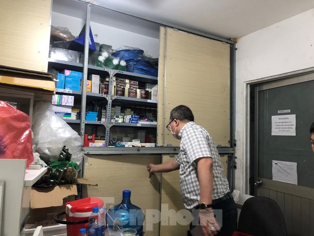 TPHCM: Đột kích nhà thuốc, phát hiện nhiều thực phẩm chức năng không rõ nguồn gốc ảnh 5