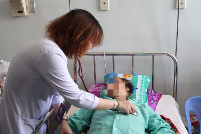 Ngưng tim hơn một giờ, nam dược sĩ được cứu sống ngoạn mục ảnh 1