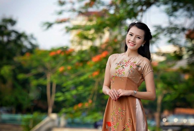 Ngắm nét xinh đẹp nữ giám khảo ‘Gala Poly Club’ ảnh 3