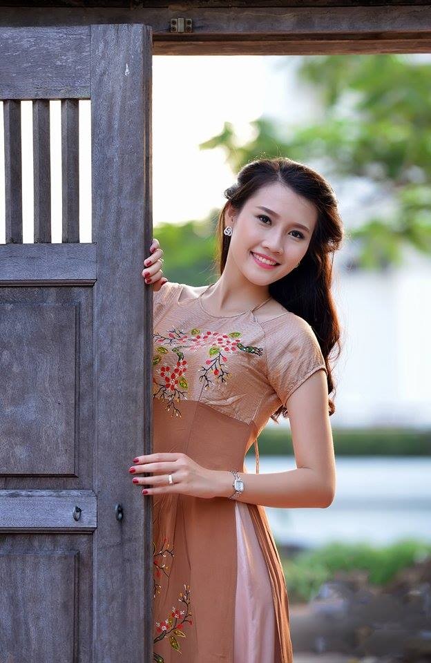Ngắm nét xinh đẹp nữ giám khảo ‘Gala Poly Club’ ảnh 4
