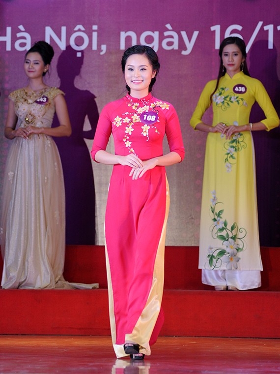 Ngắm nữ sinh viên Việt Nam duyên dáng áo dài ảnh 18