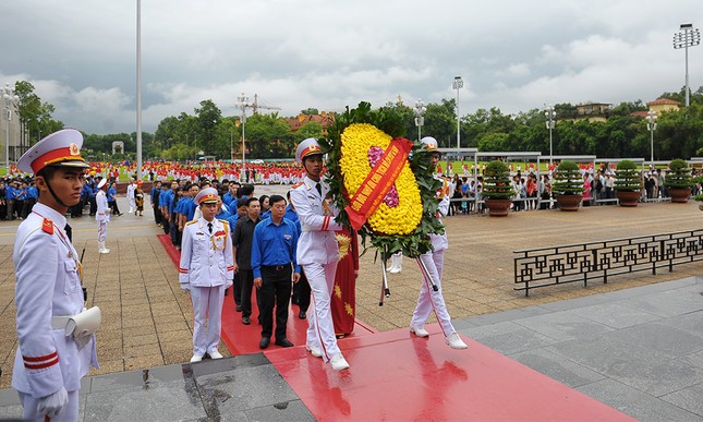 445 đại biểu Thanh niên tiên tiến báo công dâng Bác ảnh 11