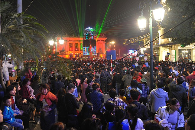 Thế giới tưng bừng chào đón năm 2017 ảnh 34