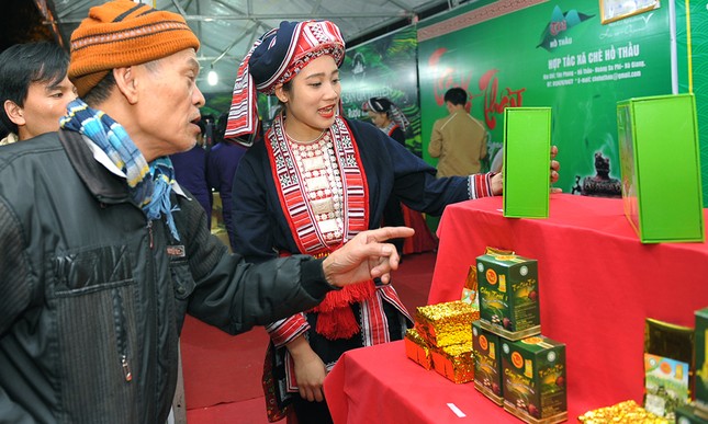 Thiếu nữ Dao khoe sắc đêm hội thưởng trà hữu cơ - Organic ảnh 4