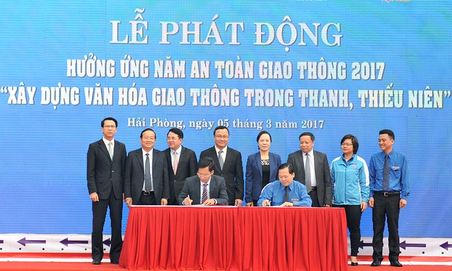 T.Ư Đoàn phát động hưởng ứng Năm An toàn giao thông 2017 ảnh 3