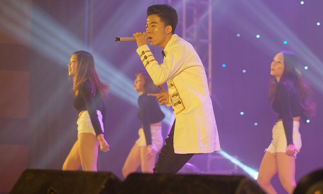 Hát hit của Lê Cát Trọng Lý, giọng ca Luật giành quán quân Let’s Sing 2017 ảnh 2