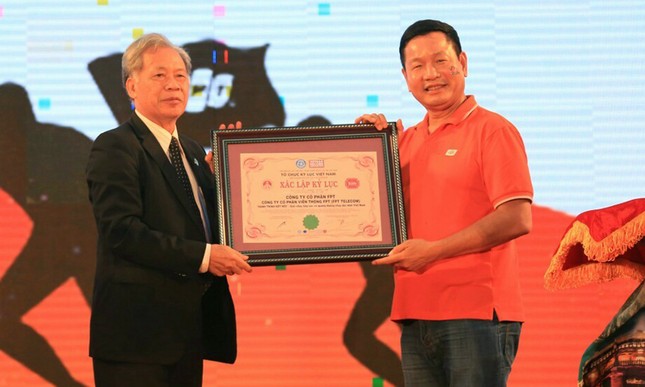 Xác lập Kỷ lục Việt Nam 31 ngày chạy xuyên Việt ảnh 3