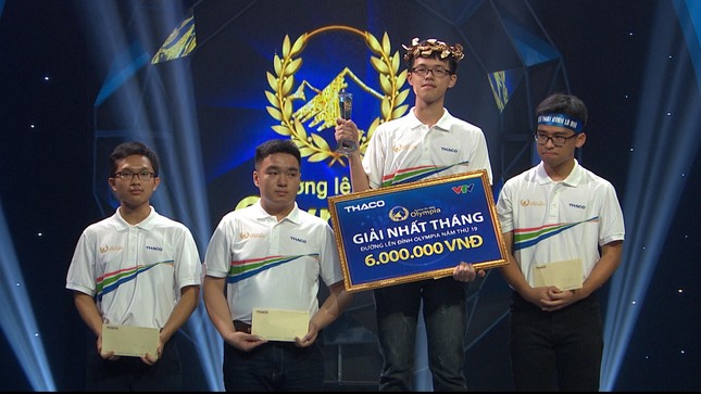 Kẻ ngược dòng xuất sắc, người 220 điểm vẫn xếp cuối Đường lên đỉnh Olympia ảnh 1