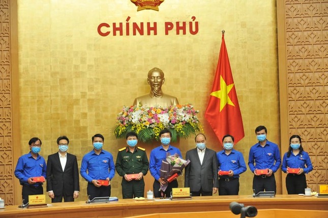 Thủ tướng gặp mặt các Gương mặt trẻ Việt Nam tiêu biểu năm 2019 ảnh 3