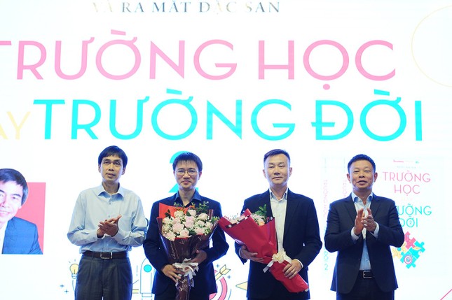 TS Lê Thẩm Dương, 1977 Vlog chia sẻ tại 'Trường học hay Trường đời' ảnh 5