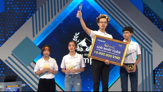 Nam sinh ‘nhanh như điện’, xác lập điểm kỷ lục Olympia 21 ảnh 1