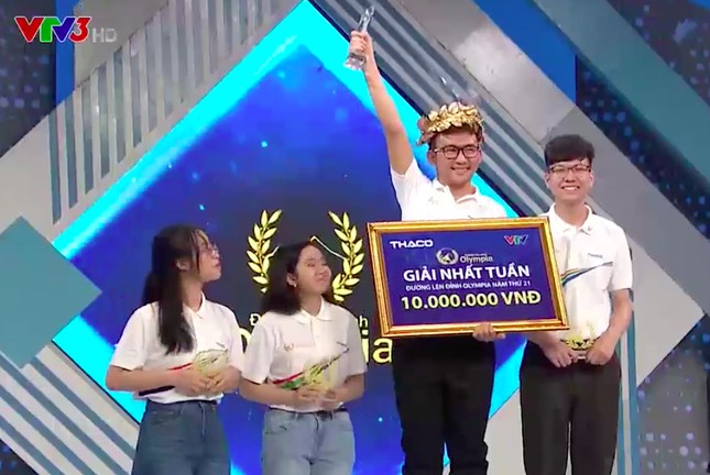 Nam sinh Quảng Ngãi ngược dòng giành vòng nguyệt quế Đường lên đỉnh Olympia ảnh 2