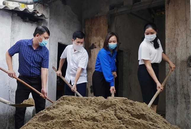 Tặng nhiều ngôi nhà Khăn quàng đỏ, phần quà đến thiếu nhi ảnh 3