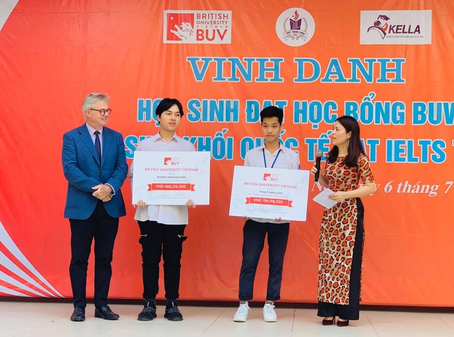 Học bổng 1 tỷ đồng cho học sinh có hoàn cảnh khó khăn tại ĐH Anh Quốc Việt Nam ảnh 1
