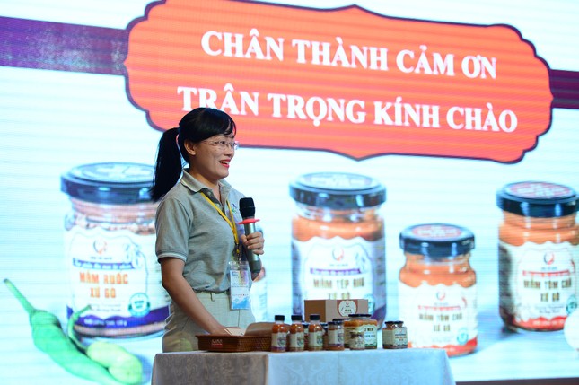 Đôi vợ chồng trẻ giành giải Nhất khởi nghiệp, với sản phẩm “Mát xa hoa dừa lấy mật” ảnh 8