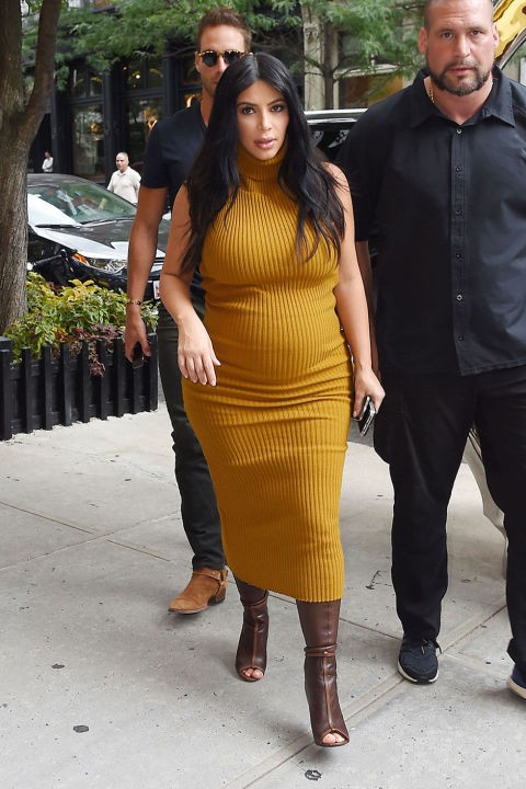 'Bầu bí' nhưng vẫn gợi cảm như Kim Kardashian ảnh 13
