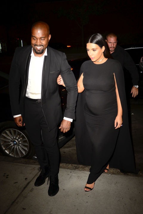 'Bầu bí' nhưng vẫn gợi cảm như Kim Kardashian ảnh 7