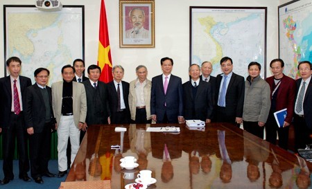Thủ tướng làm việc với nhóm chuyên gia tư vấn ảnh 1