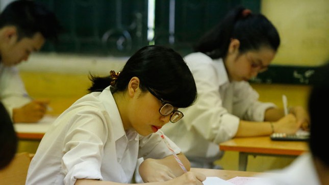 Chấm thi môn văn: Đề “mở”, thí sinh “đóng” ảnh 1
