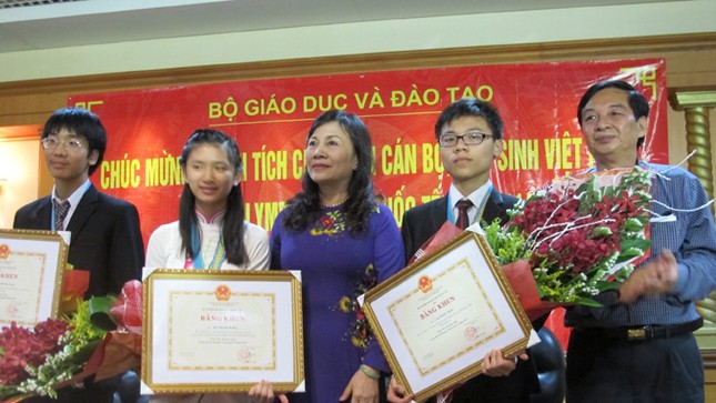 Trò nghèo làm rạng danh đất nước ảnh 2