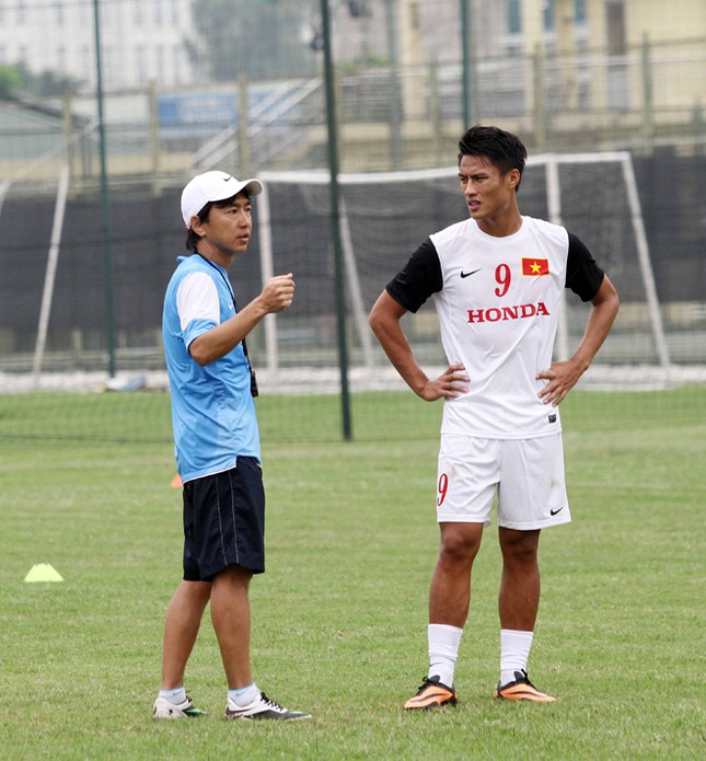 Olympic Việt Nam: Bất ngờ từ Toshiya Miura ảnh 1
