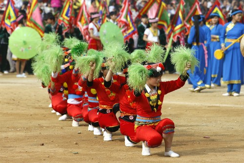 Độc đáo Lễ Hội Lồng Tông ảnh 16