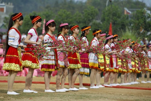 Độc đáo Lễ Hội Lồng Tông ảnh 17