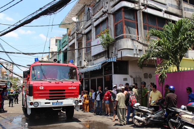 Chập điện gây cháy ở TPHCM ảnh 3