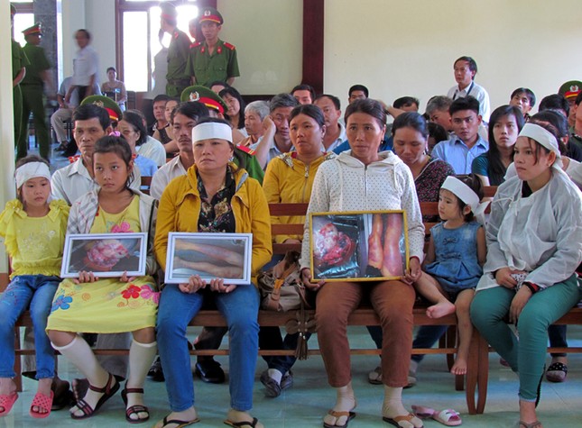 Hoãn phúc thẩm vụ 5 công an dùng nhục hình gây chết người ảnh 1
