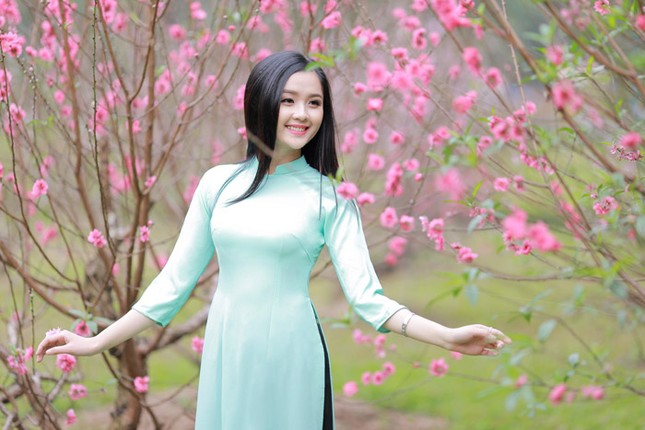 Nữ sinh Việt Nam ấn tượng khoe nụ cười tỏa nắng ảnh 5