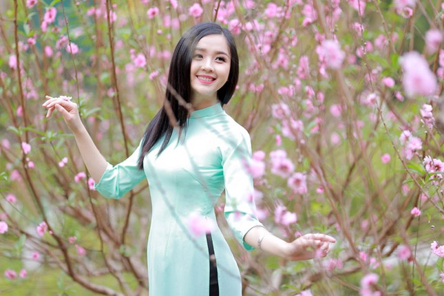 Nữ sinh Việt Nam ấn tượng khoe nụ cười tỏa nắng ảnh 9