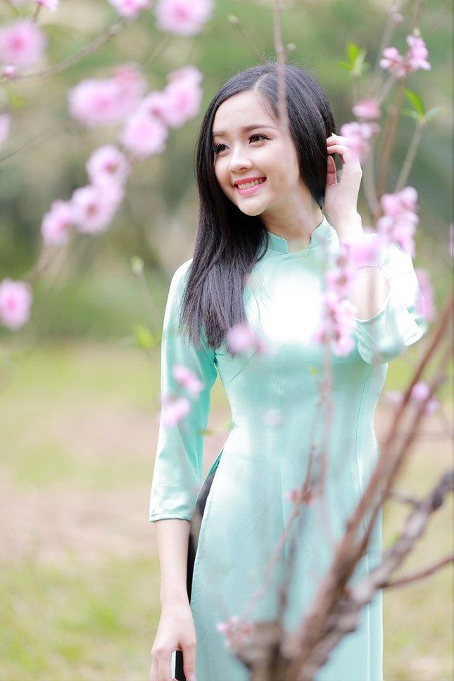 Nữ sinh Việt Nam ấn tượng khoe nụ cười tỏa nắng ảnh 4