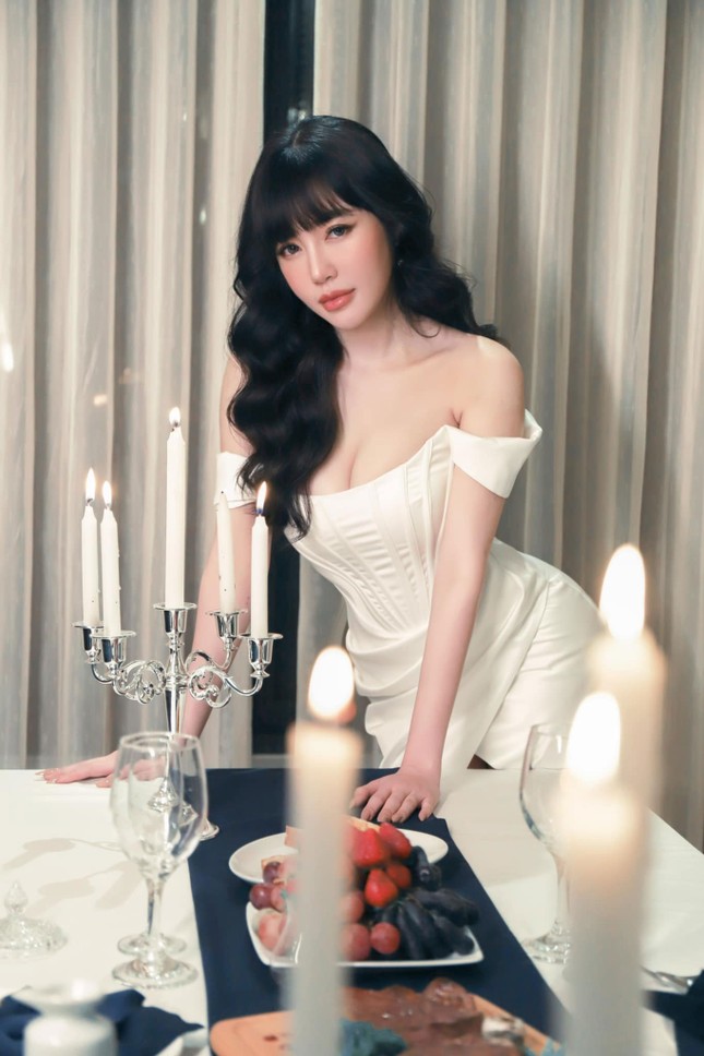Elly Trần bất ngờ tiết lộ cuộc sống hiện tại cô đơn, trầm cảm, giảm 10kg ảnh 4