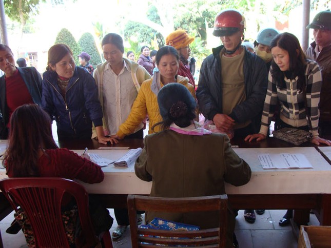 Người dân xứ Thanh đi chùa rút quẻ may mắn đầu năm ảnh 2